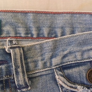 Hollister Jeans is being swapped online for free