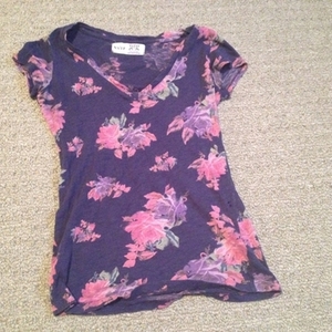 FLORAL T-SHIRT is being swapped online for free