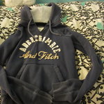 abercrombie sweatshirt is being swapped online for free