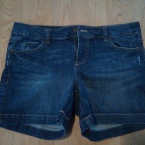Women's Denim Shorts is being swapped online for free