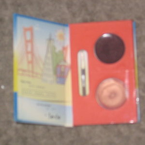 New Lip Color & Lip Gloss is being swapped online for free