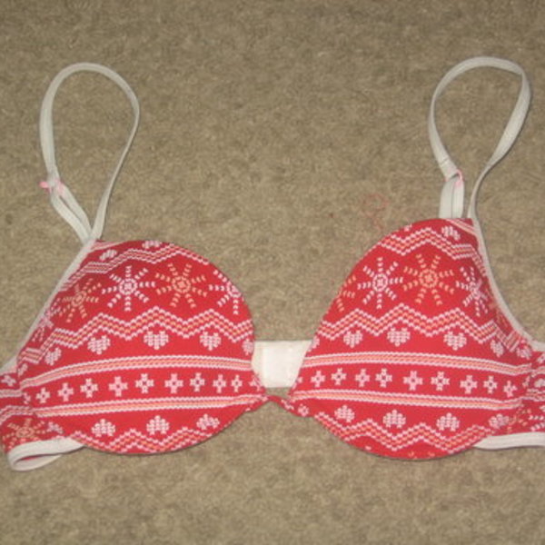 Red & White Exhilaration Bra, 36A is being swapped online for free