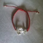 Red anchor bracelet   is being swapped online for free