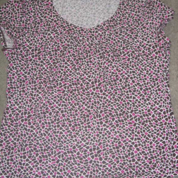 Ann Taylor Top Size Large is being swapped online for free