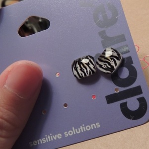 Zebra print earrings is being swapped online for free