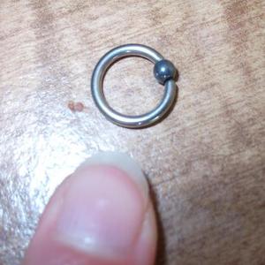 Medium sized (smaller) belly/nipple/eyebrow ring is being swapped online for free