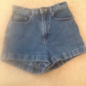 American Apparel High Waisted Shorts is being swapped online for free