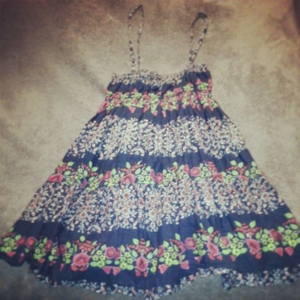 floral mini dress size small is being swapped online for free