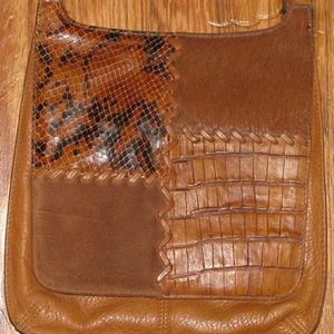 Fossil Crossbody is being swapped online for free