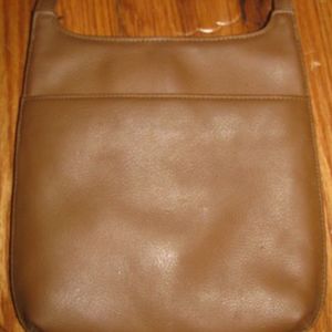 Fossil Crossbody is being swapped online for free