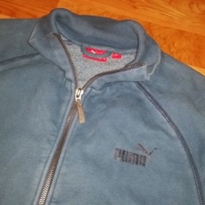 PUMA sz sm zip up sweatshirt is being swapped online for free