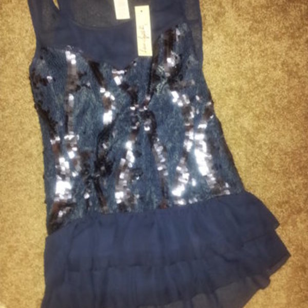 NWT Sequin Midnight Navy Tunic (Nordstroms) is being swapped online for free