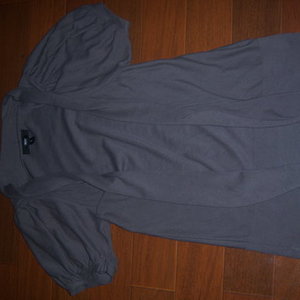 SMALL sweater puffy sleeves is being swapped online for free