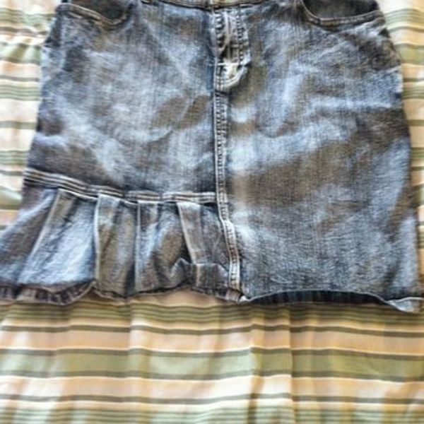 Stretch jean skirt (size:9) is being swapped online for free