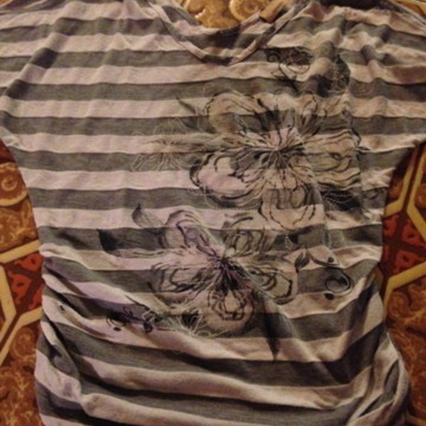 Floral top is being swapped online for free