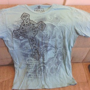 Men's T-shirt is being swapped online for free