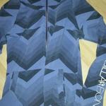 Billabong Sweater Medium is being swapped online for free