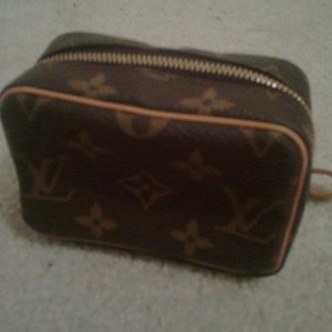 Louis Vuitton wappity case is being swapped online for free