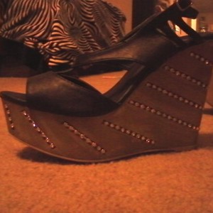 wedges is being swapped online for free