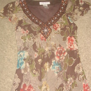 Nine West Beautiful Top Size 0 Petite is being swapped online for free