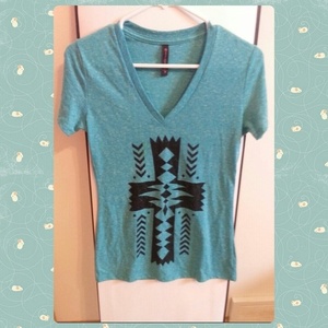 Tribal Blue Vneck is being swapped online for free