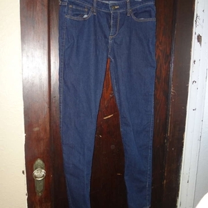 Abercrombie&Fitch skinny jeans 8 is being swapped online for free