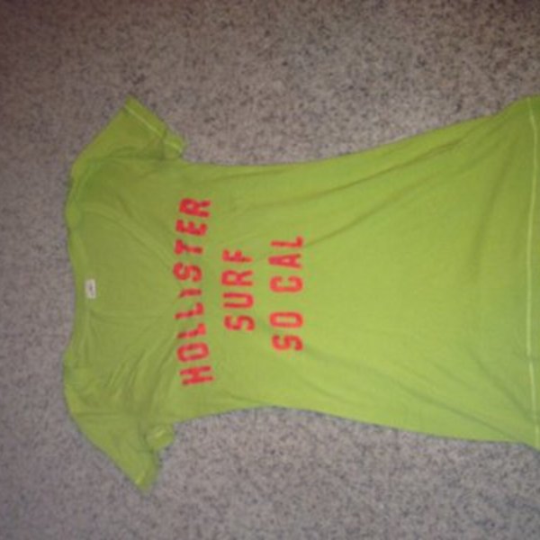 Hollister Top is being swapped online for free