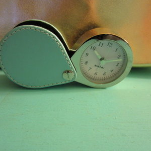 small clock is being swapped online for free