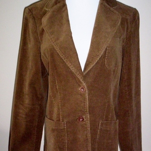 Vintage Perry Ellis Jacket M is being swapped online for free