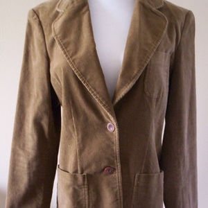 Vintage Perry Ellis Jacket M is being swapped online for free