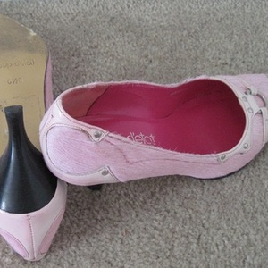 coup d'etat heels 6.5B is being swapped online for free