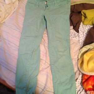 Billabong jeans is being swapped online for free