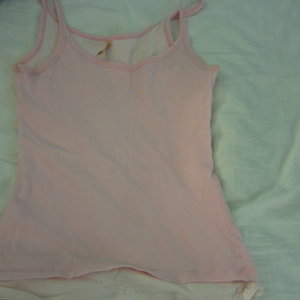 pink hollister tank is being swapped online for free