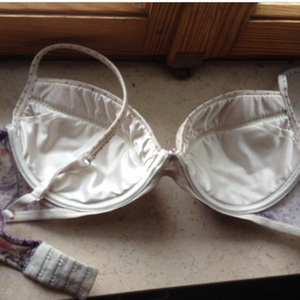 Intimissimi bra D cup is being swapped online for free