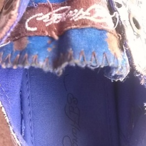 Authentic Ed Hardy Slip Ons Sz 6 is being swapped online for free