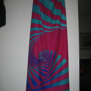 vintage 80's beach skirt coverup is being swapped online for free