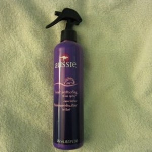aussie heat protectant shine spray is being swapped online for free