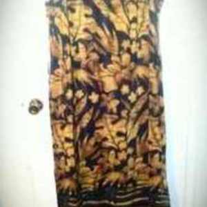 PRETTY SILKY WOMANS SUMMER DRESS is being swapped online for free