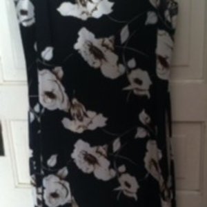 david alexander floral dress is being swapped online for free