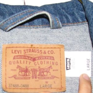 Levi Jean Vest is being swapped online for free
