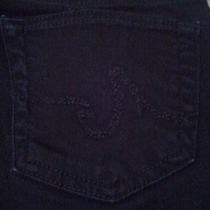 AG Adriano Goldschmied cropped jeans 27 is being swapped online for free