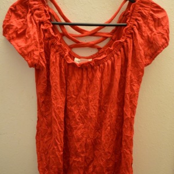 Bright Red Top is being swapped online for free