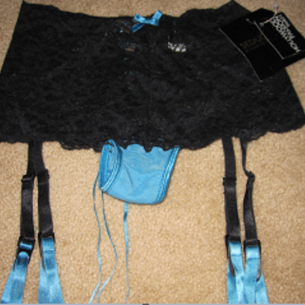 NWT Fredricks of Hollywood Seduction is being swapped online for free