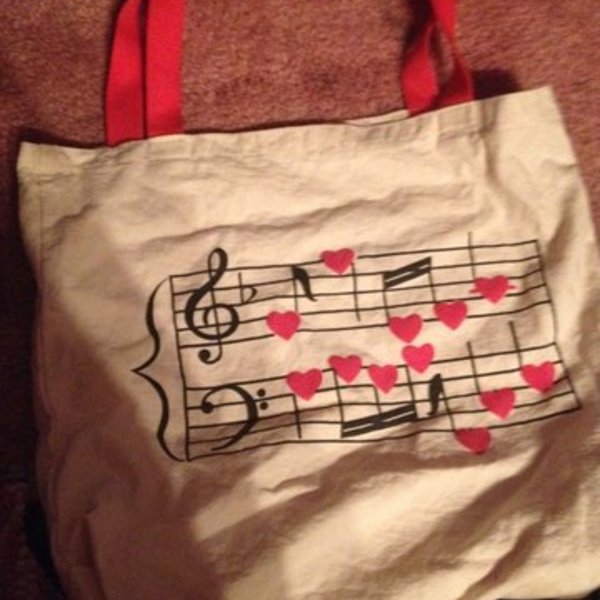 Music tote bag is being swapped online for free