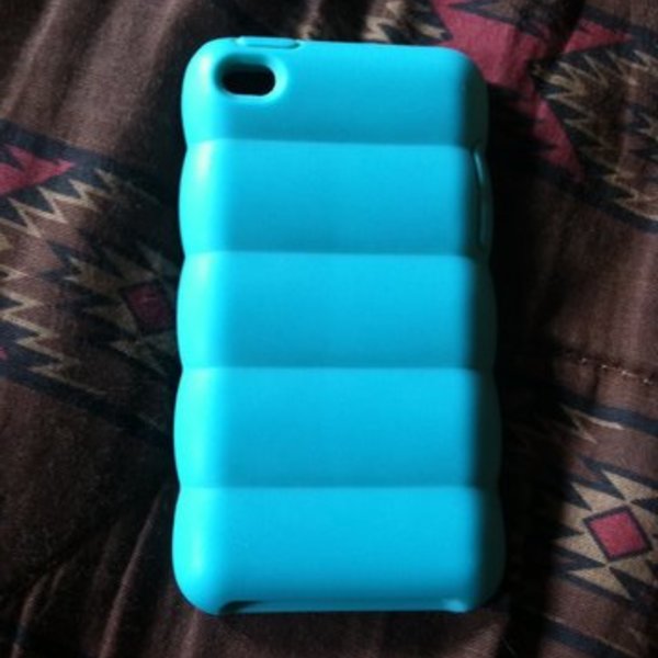 Incipio iPod 4G case is being swapped online for free