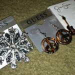 BNIP Guess and Jessica Simpson Earrings is being swapped online for free