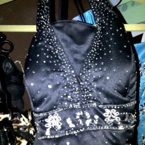 Prom dress BLACK  is being swapped online for free