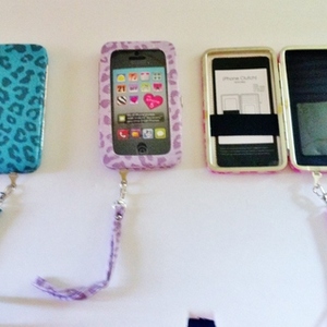 NWT Smartphone Wristlet- Purple Cheetah is being swapped online for free