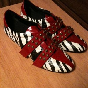 J. ReneÃ© Renner Zebra-Print Athleisure Sport Shoe 8.5 is being swapped online for free