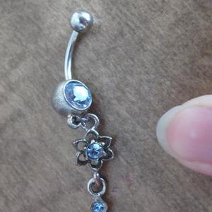 **FREEBIES** Belly rings is being swapped online for free